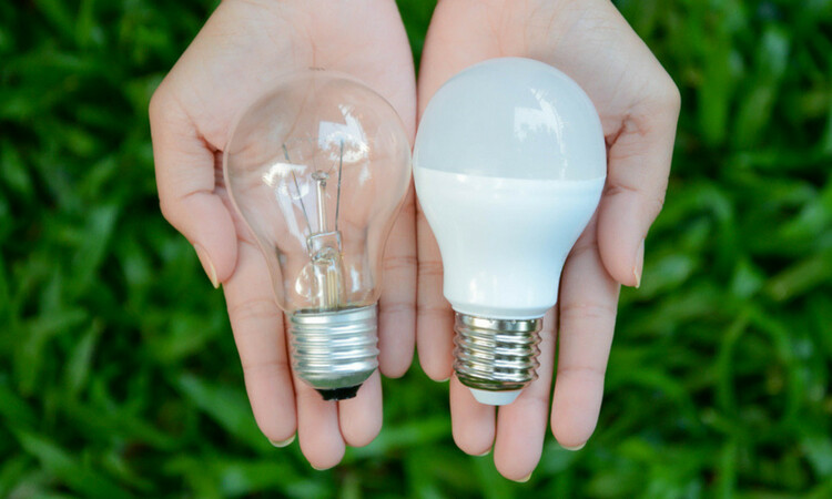 incandescent-bulb-vs-led-750x450